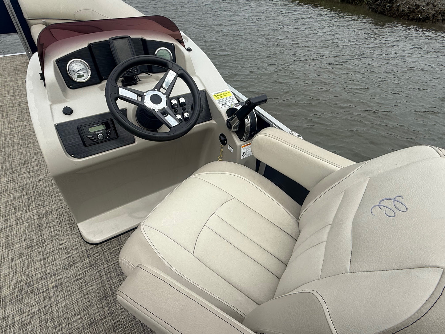 2023 Cypress Cay Seabreeze 232 Tritoon