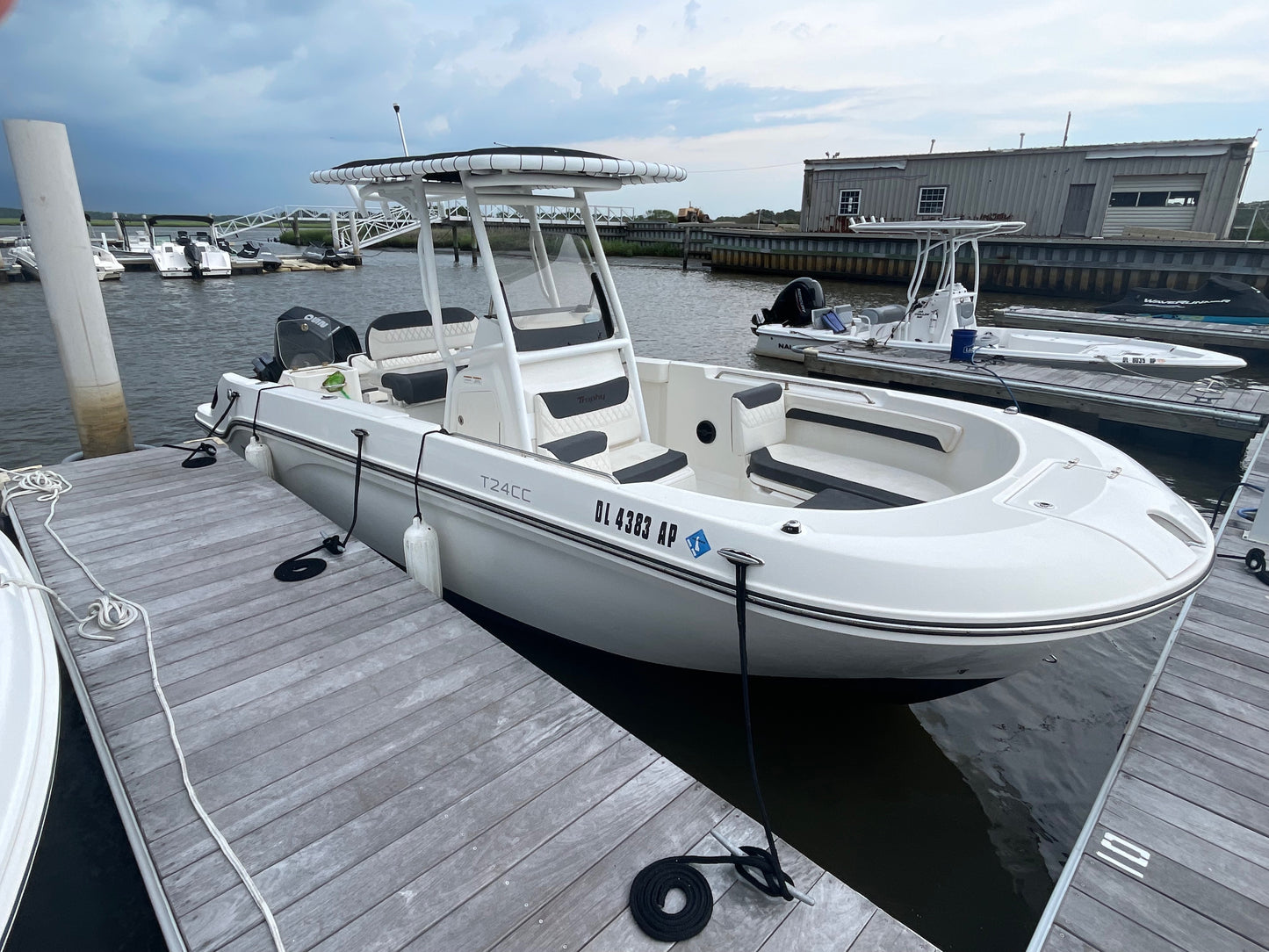 2023 Trophy T24 Center Console