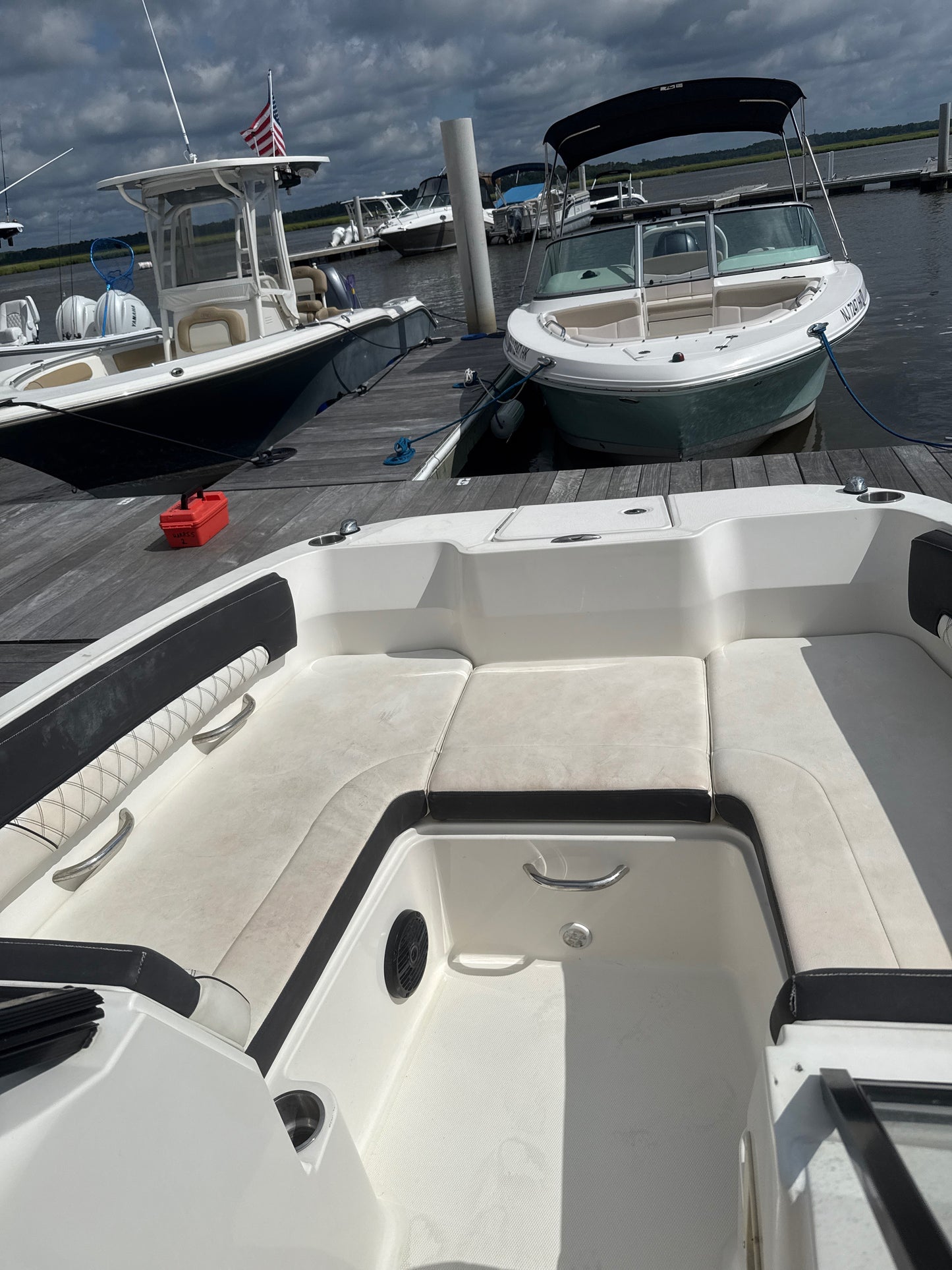 2023 Bayliner DX 2200 Deck Boat