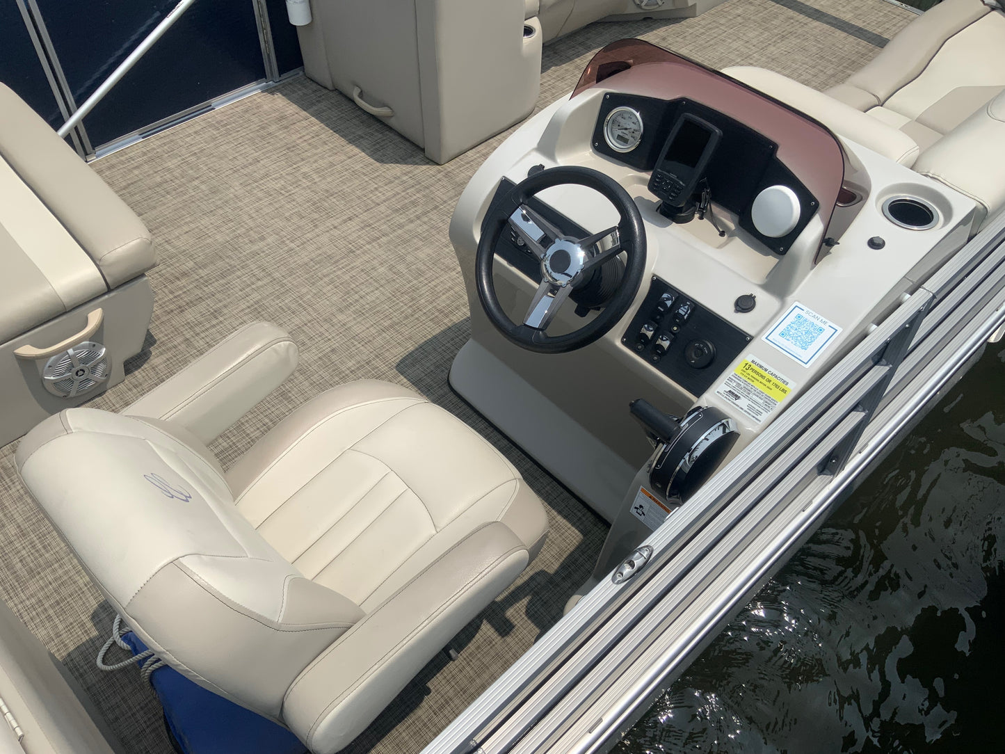 2023 Cypress Cay Seabreeze 232 Tritoon