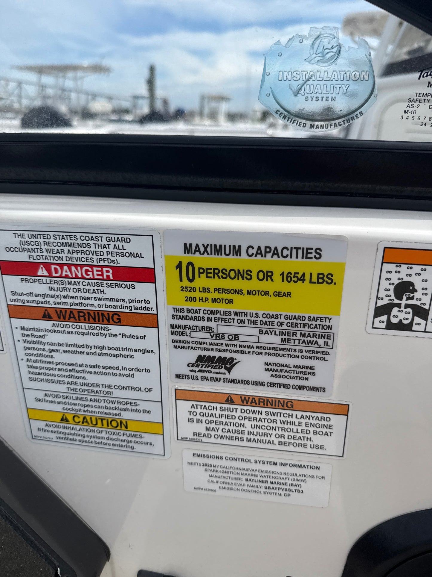 2025 Bayliner VR6 OB