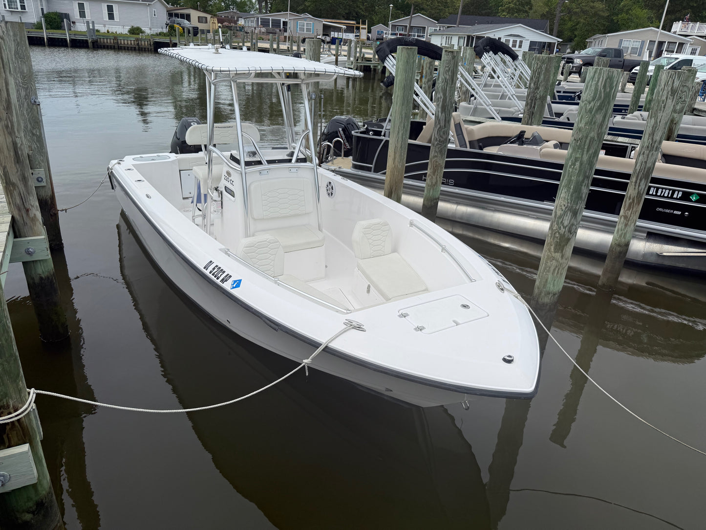 2024 Aquasport 22 Center Console