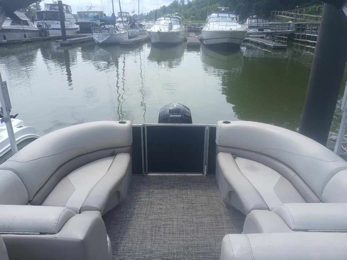 2023 Cypress Cay Seabreeze 232 Tritoon