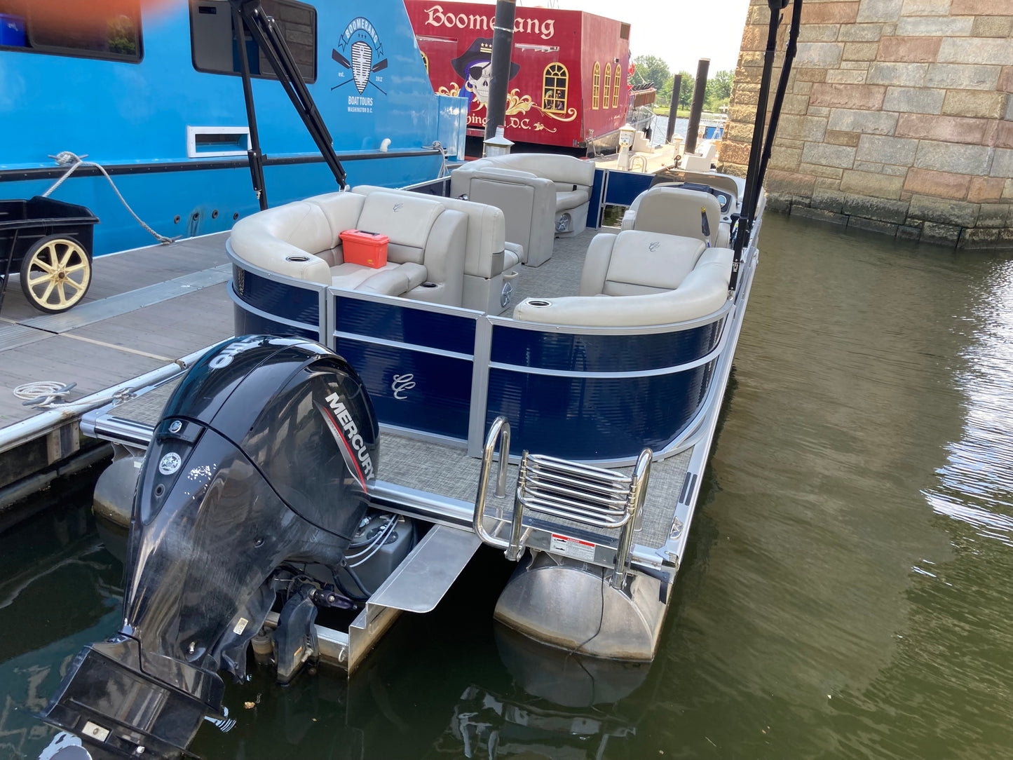 2023 Cypress Cay Seabreeze 232 Tritoon