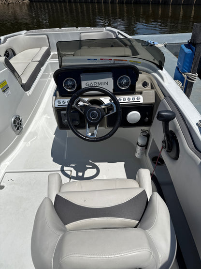 2024 Crownline E230XS