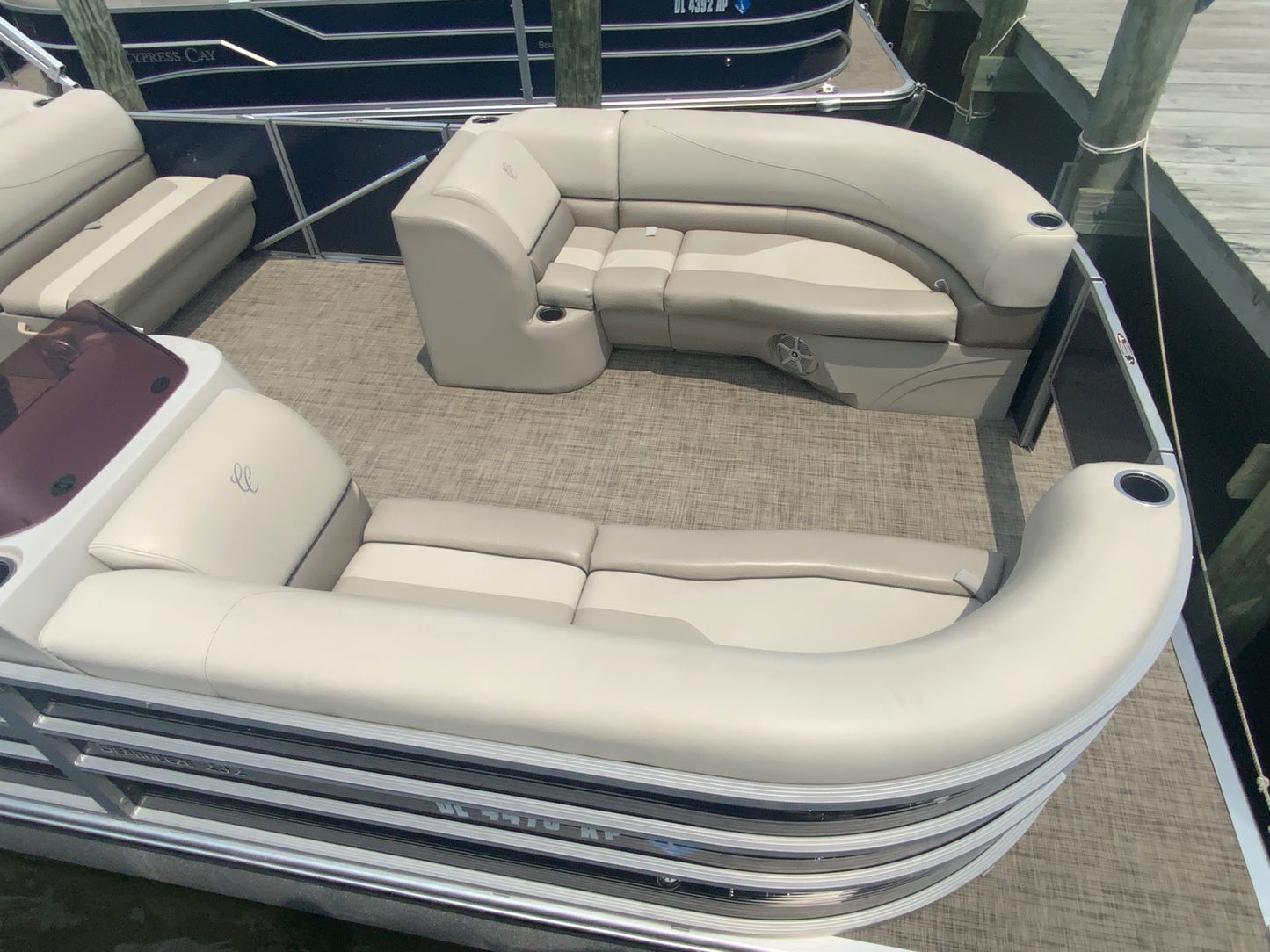 2023 Cypress Cay Seabreeze 232 Tritoon