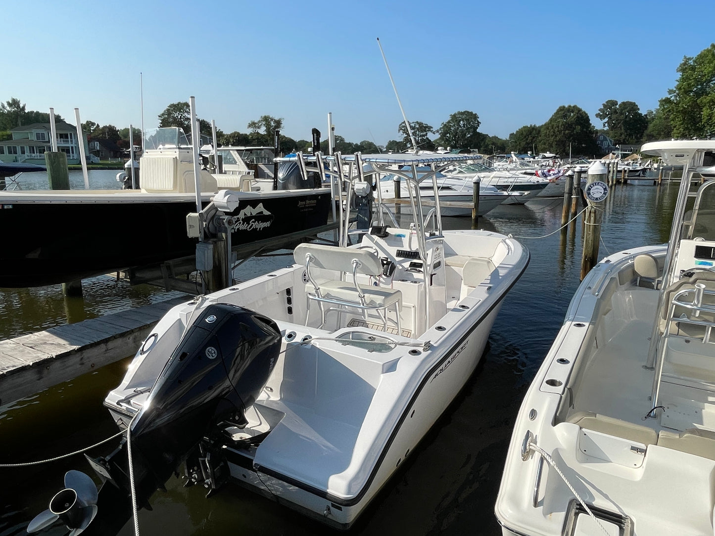 2024 Aquasport 22 Center Console