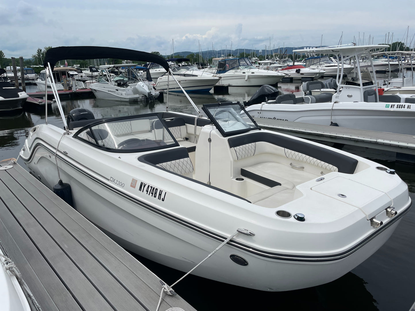 2023 Bayliner DX 2200 Deck Boat