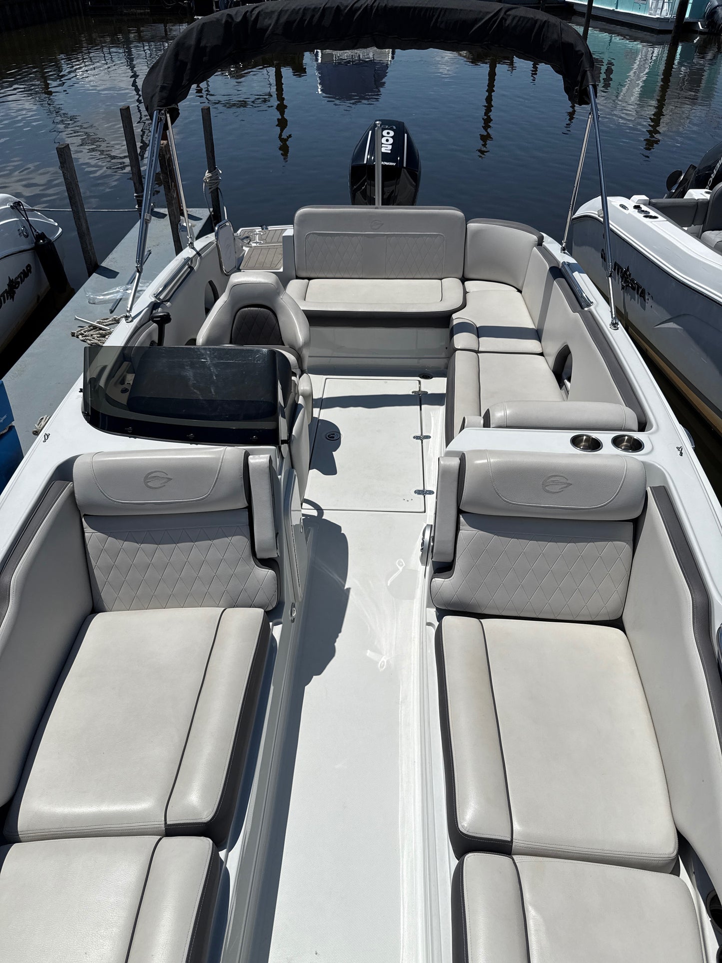 2024 Crownline E230XS