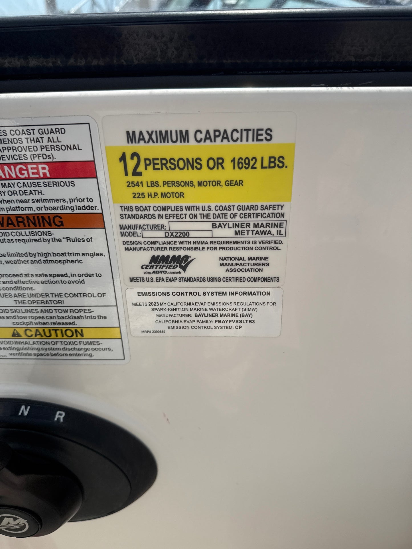 2023 Bayliner DX 2200 Deck Boat