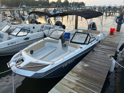2022 Glastron GTD 220 Deck Boat