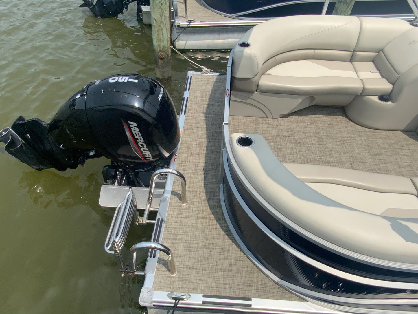 2023 Cypress Cay Seabreeze 232 Tritoon