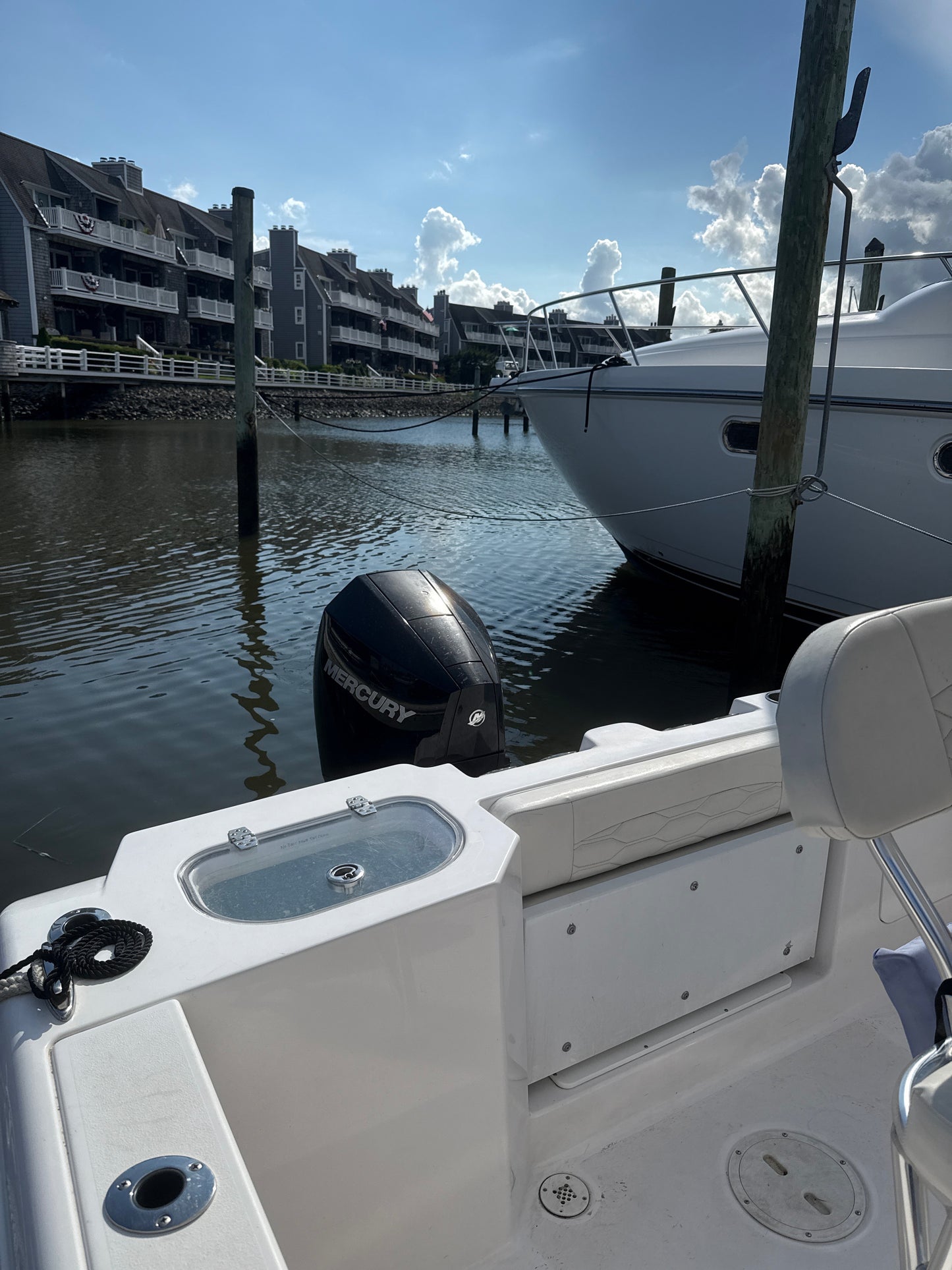 2023 Aquasport 22 Center Console