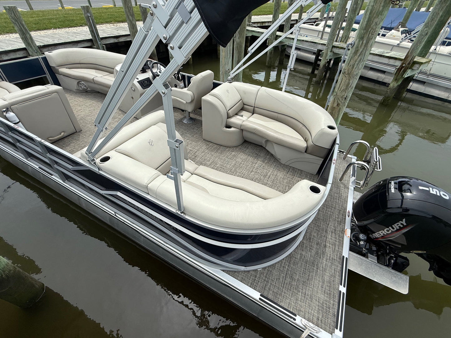 2023 Cypress Cay Seabreeze 232 Tritoon