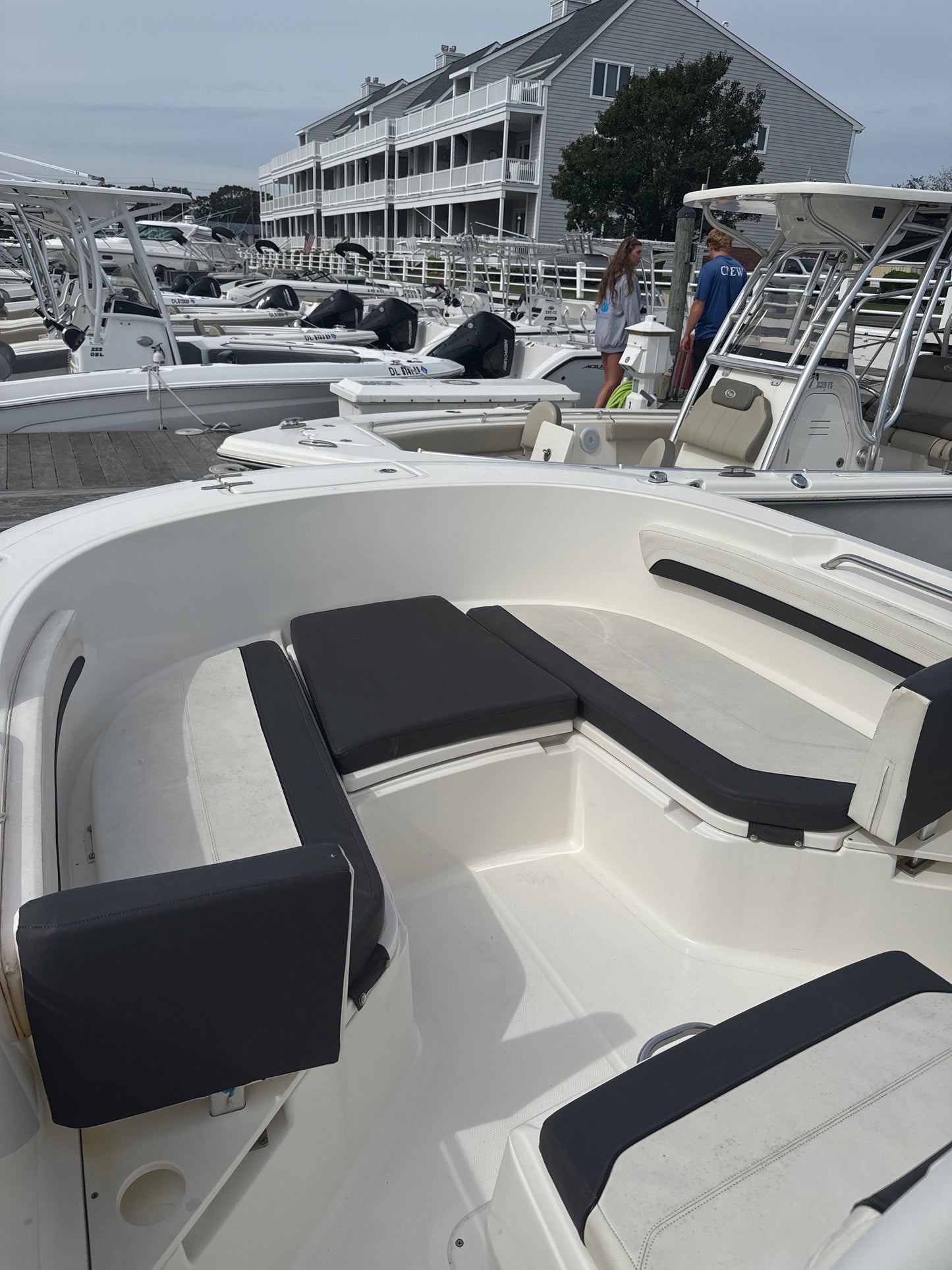 2023 Trophy T24 Center Console