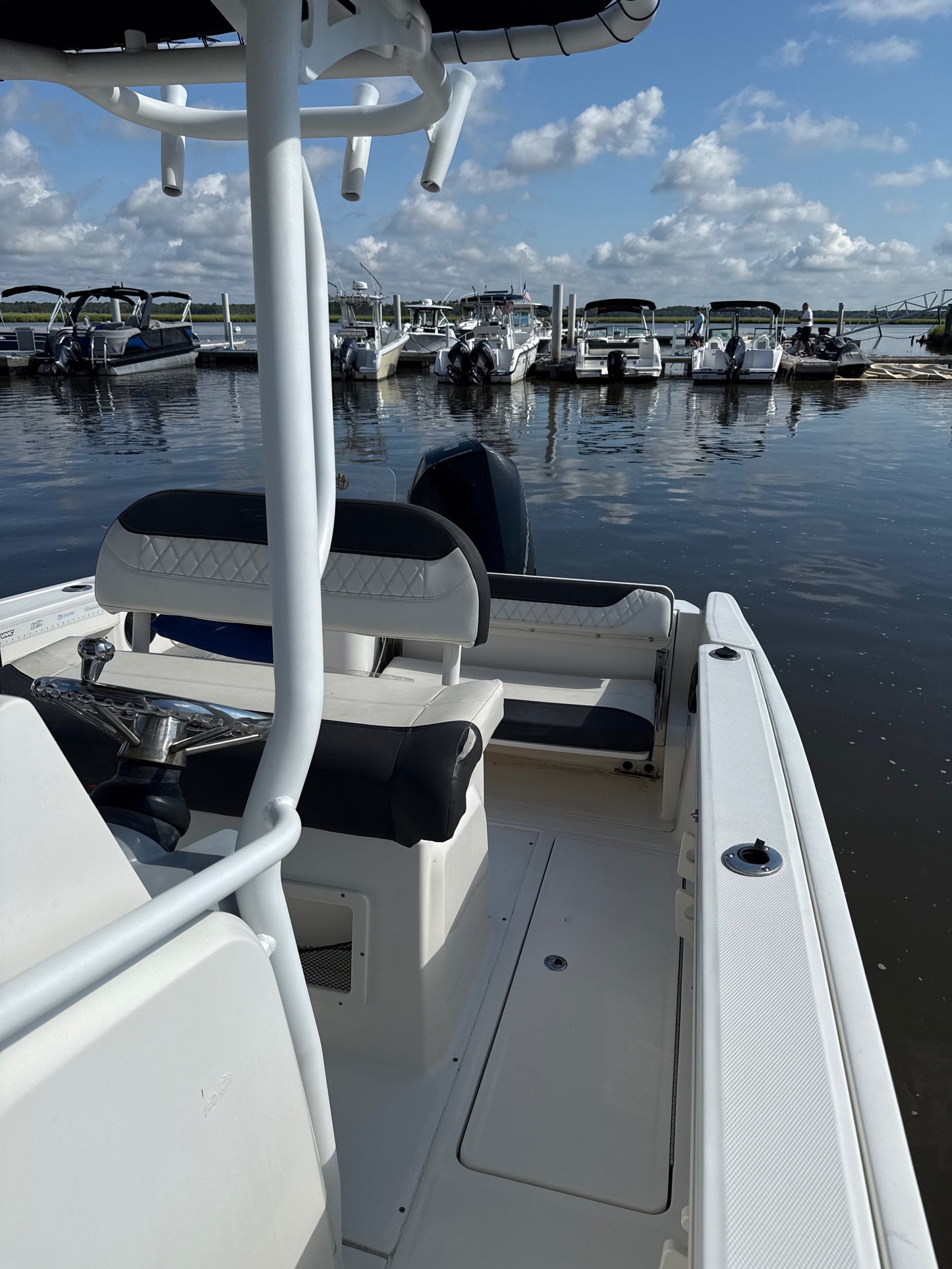 2023 Trophy T24 Center Console
