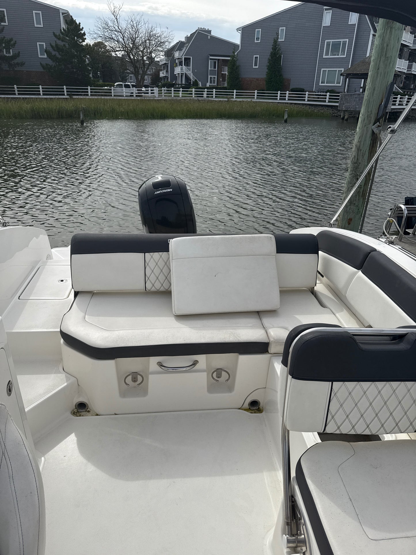 2023 Bayliner DX 2200 Deck Boat