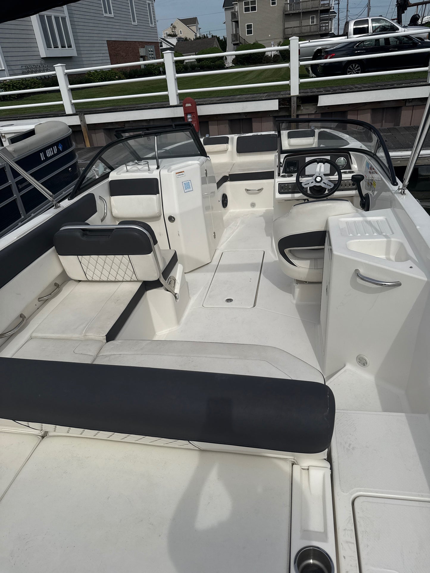 2023 Bayliner DX 2200 Deck Boat