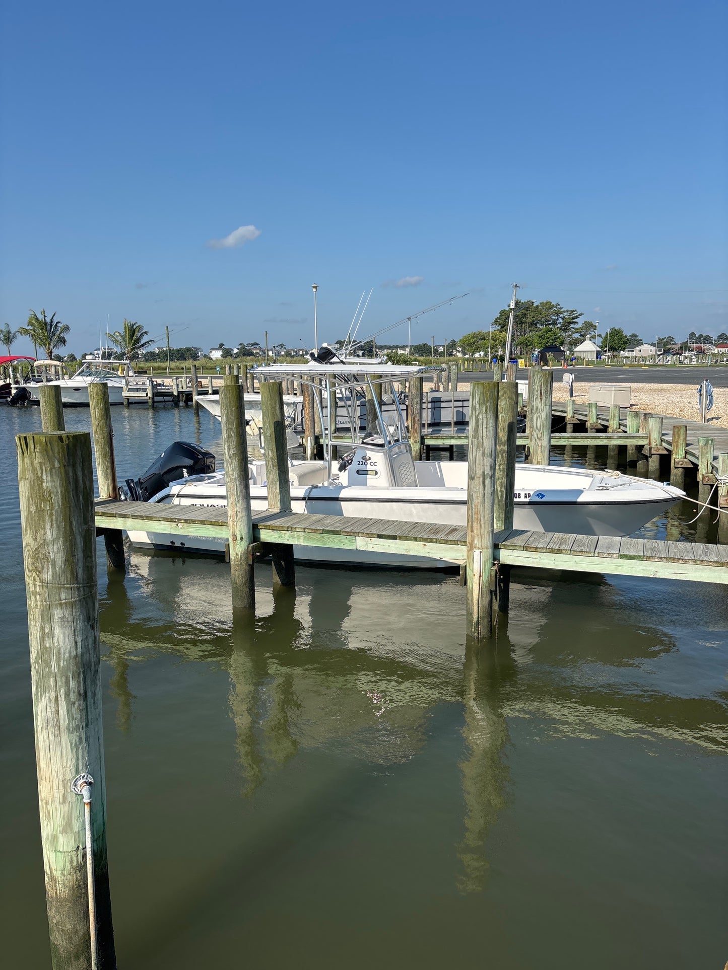 2023 Aquasport 22CC Center Console