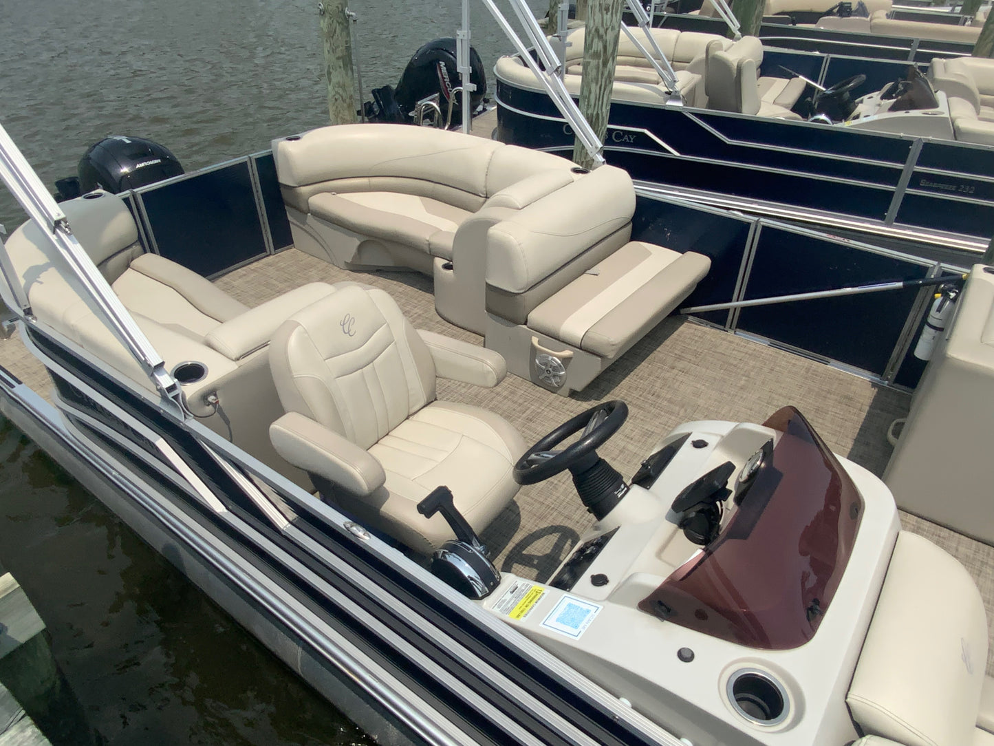 2023 Cypress Cay Seabreeze 232 Tritoon