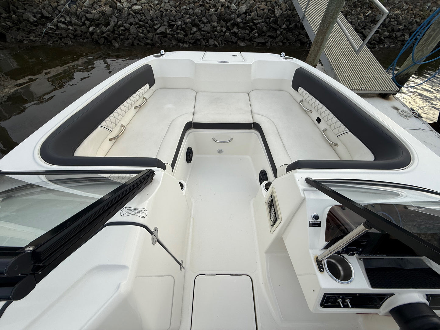 2023 Bayliner DX 2200