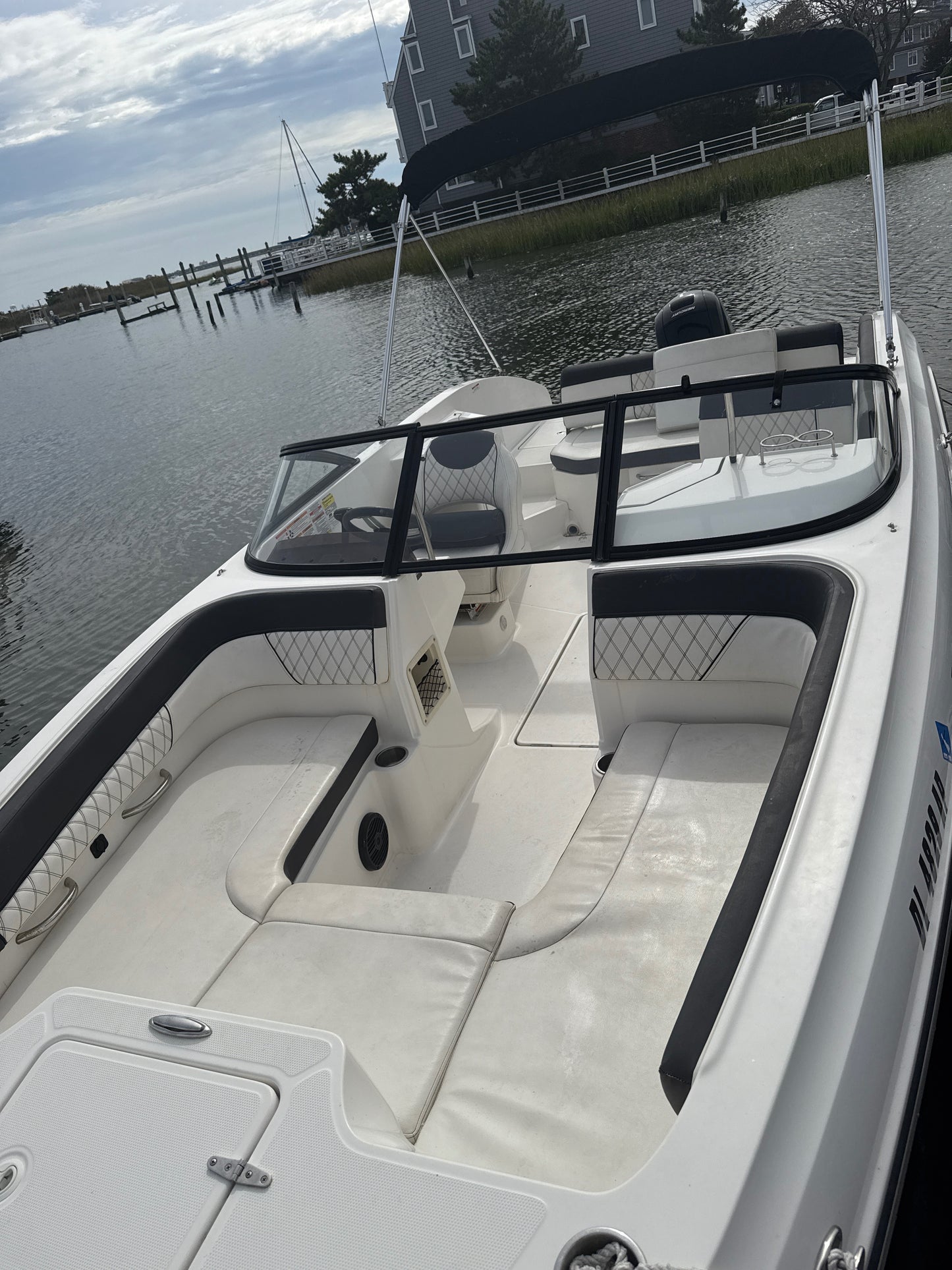 2023 Bayliner DX 2200 Deck Boat