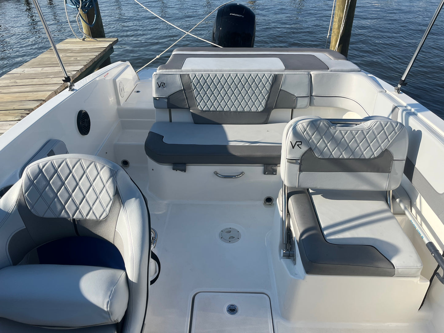 2023 Bayliner VR6 OB