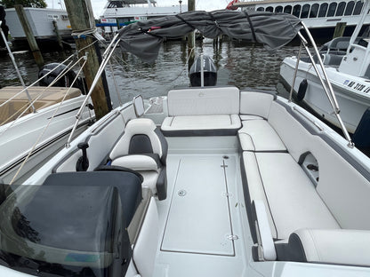 2024 Crownline E230XS