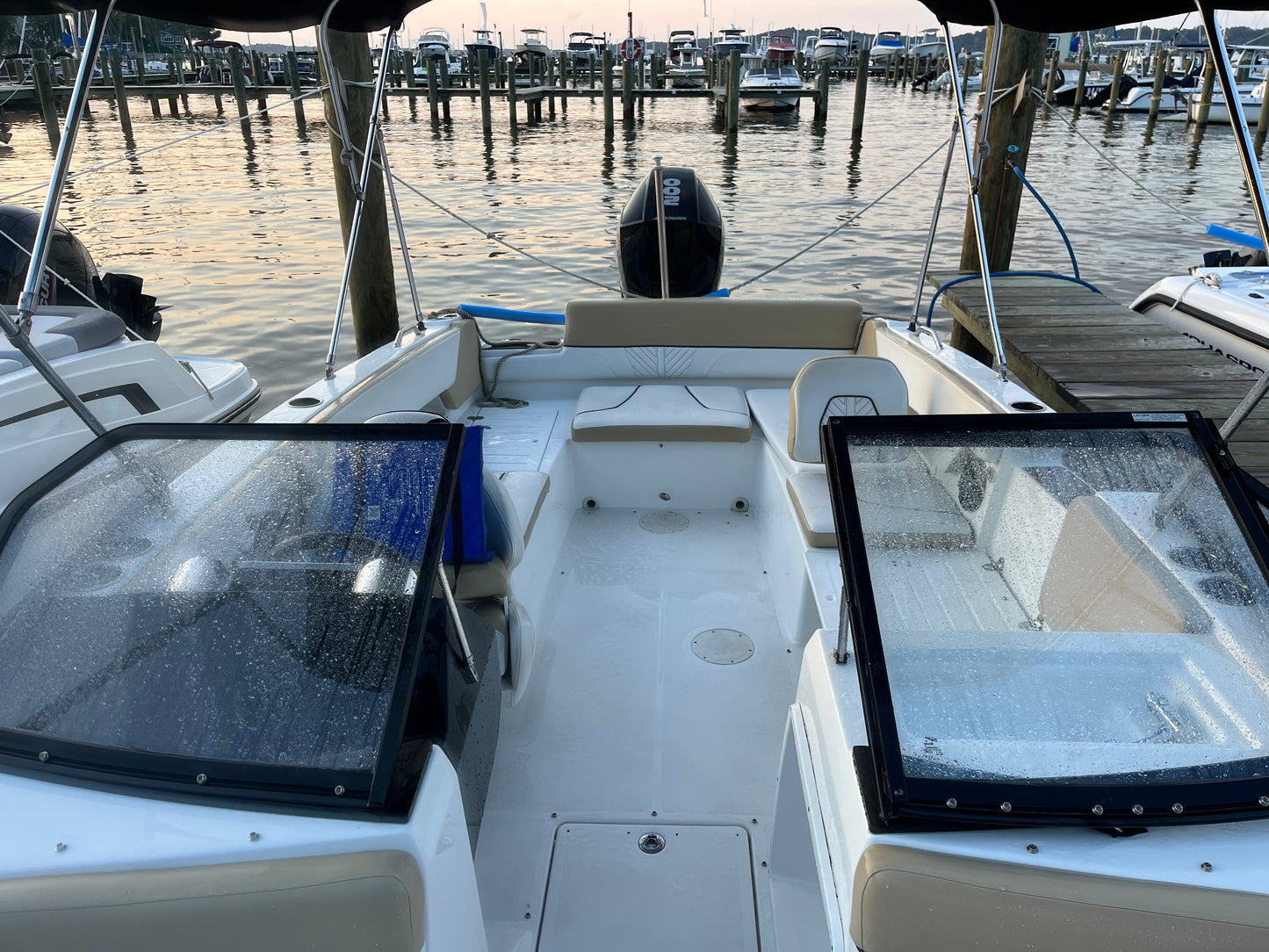 2022 Glastron GTD 220 Deck Boat