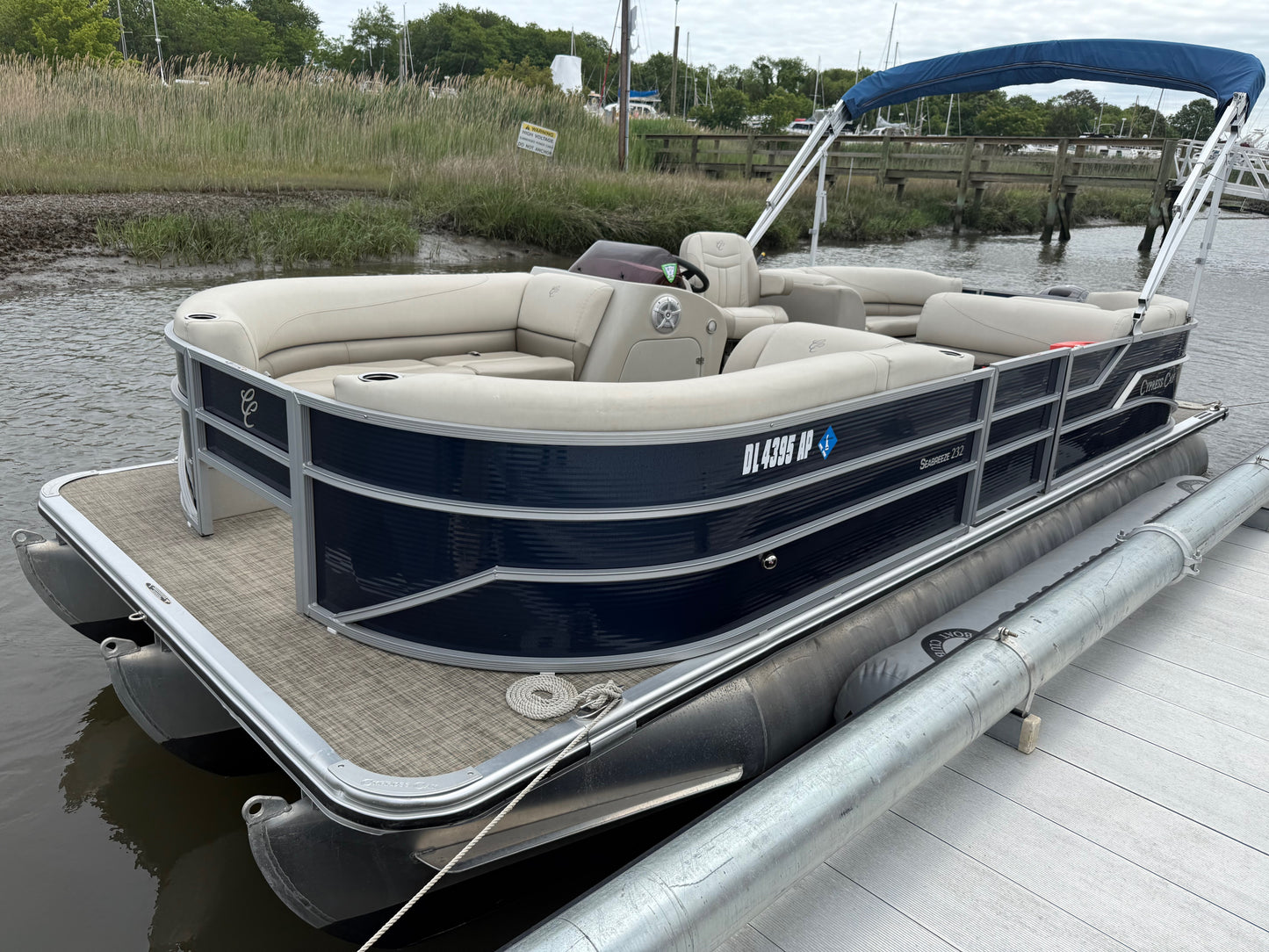 2023 Cypress Cay Seabreeze 232 Tritoon