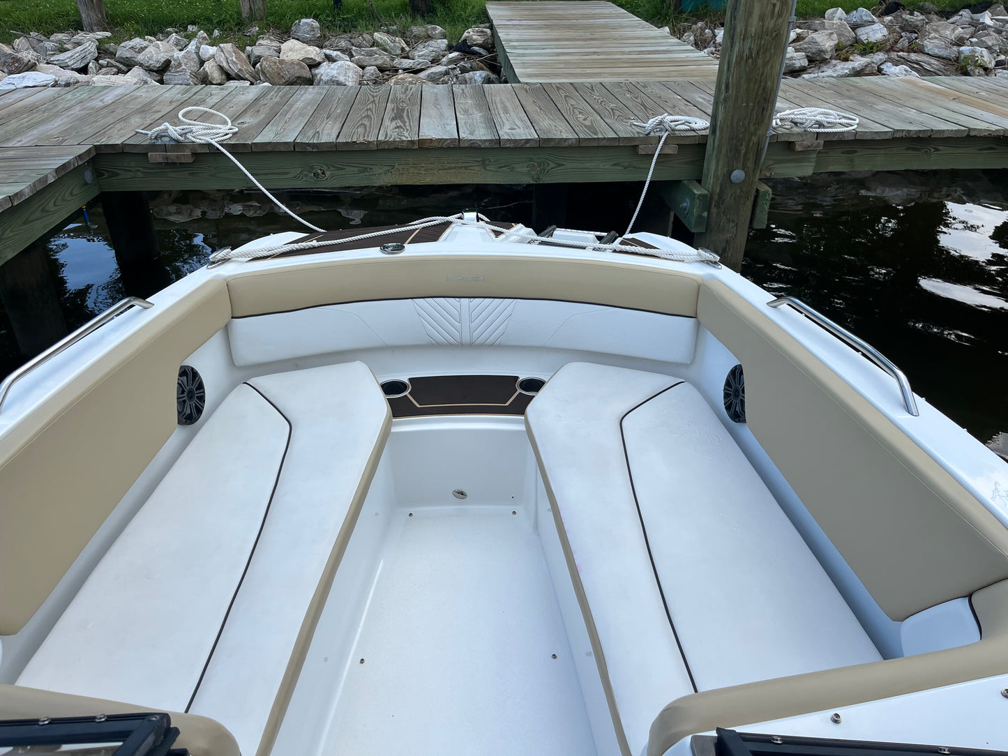 2022 Glastron GTD 220 Deck Boat