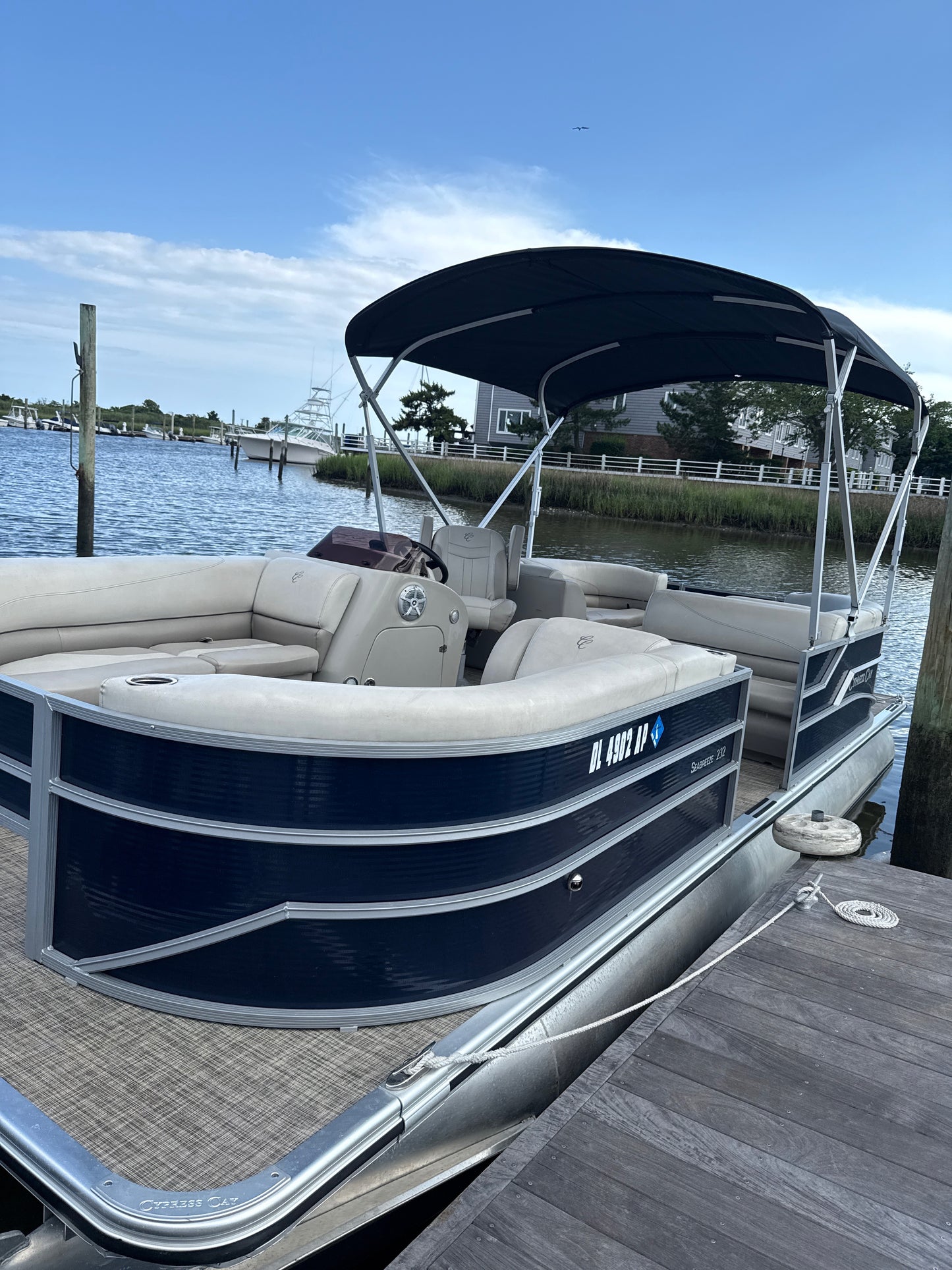 2023 Cypress Cay Seabreeze 232 Tritoon