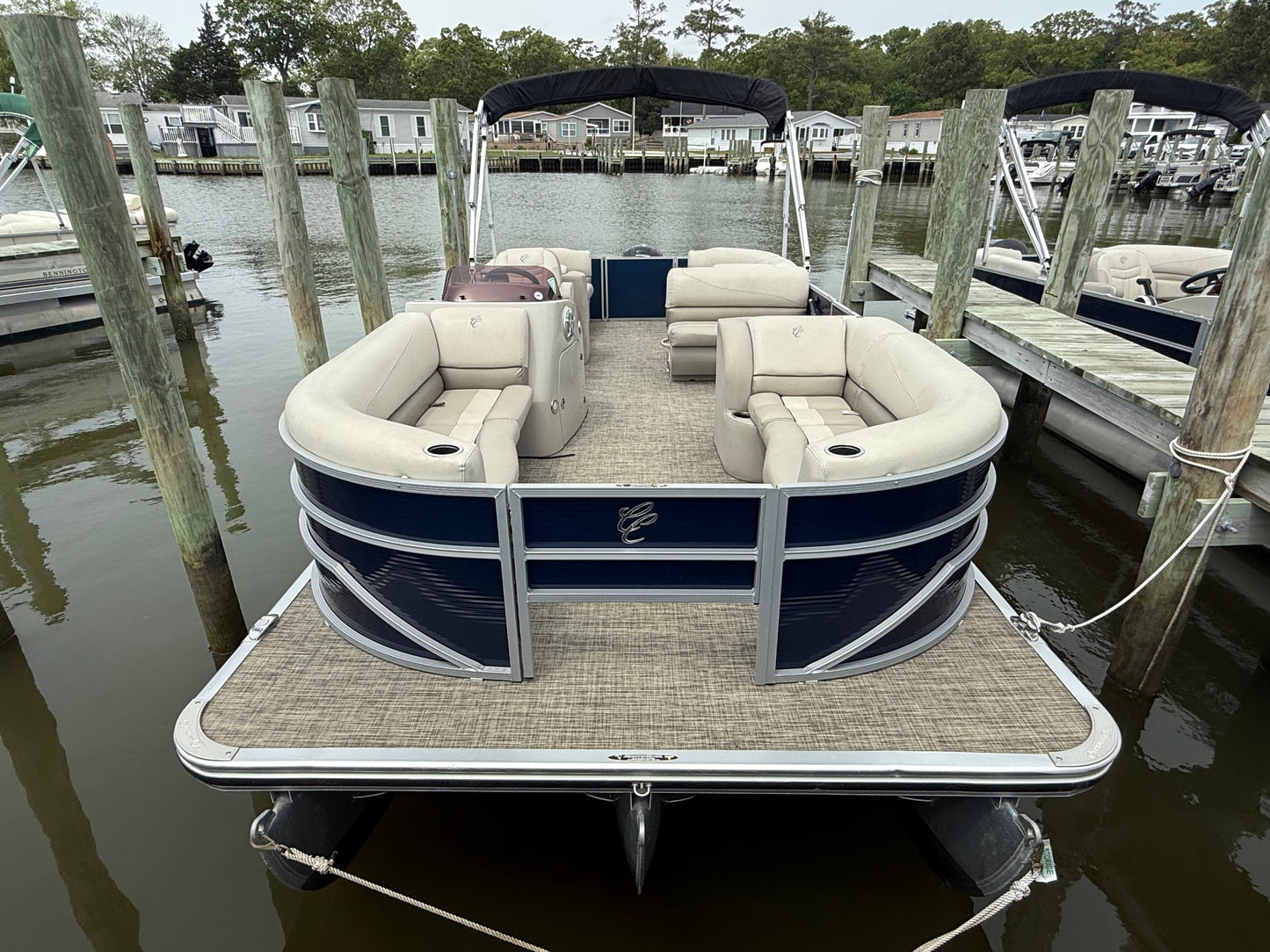 2023 Cypress Cay Seabreeze 232 Tritoon