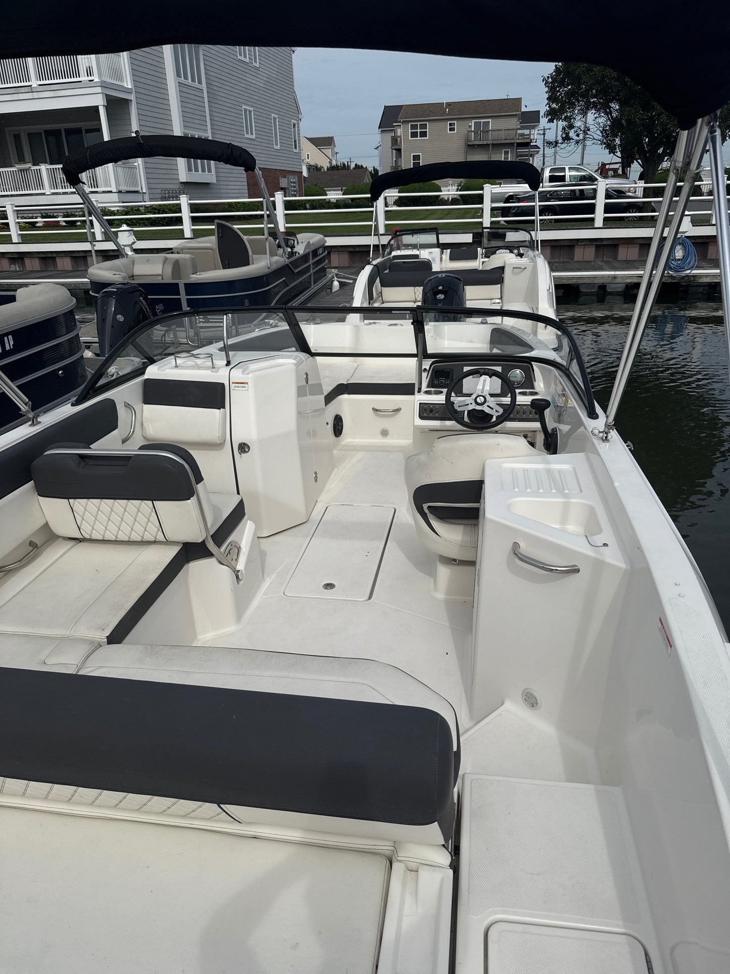 2023 Bayliner DX 2200 Deck Boat