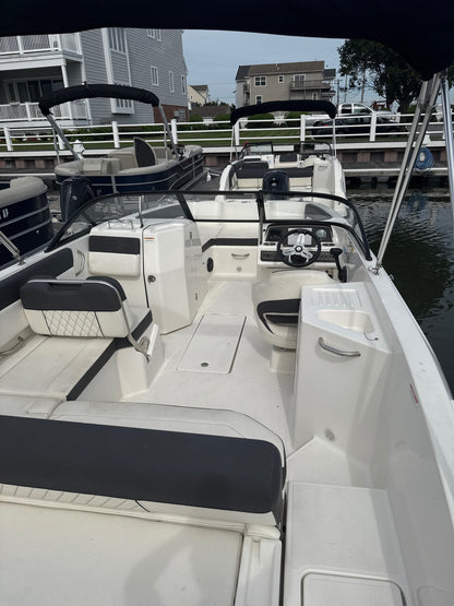 2023 Bayliner DX 2200 Deck Boat