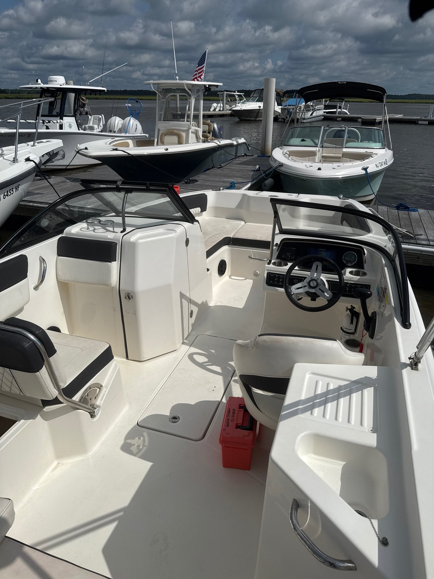 2023 Bayliner DX 2200 Deck Boat