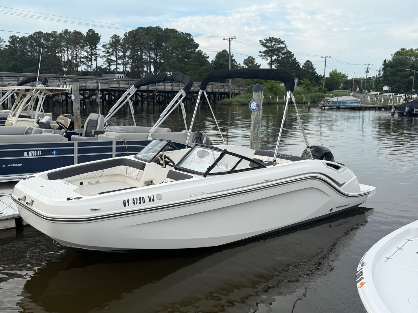2023 Bayliner DX 2200