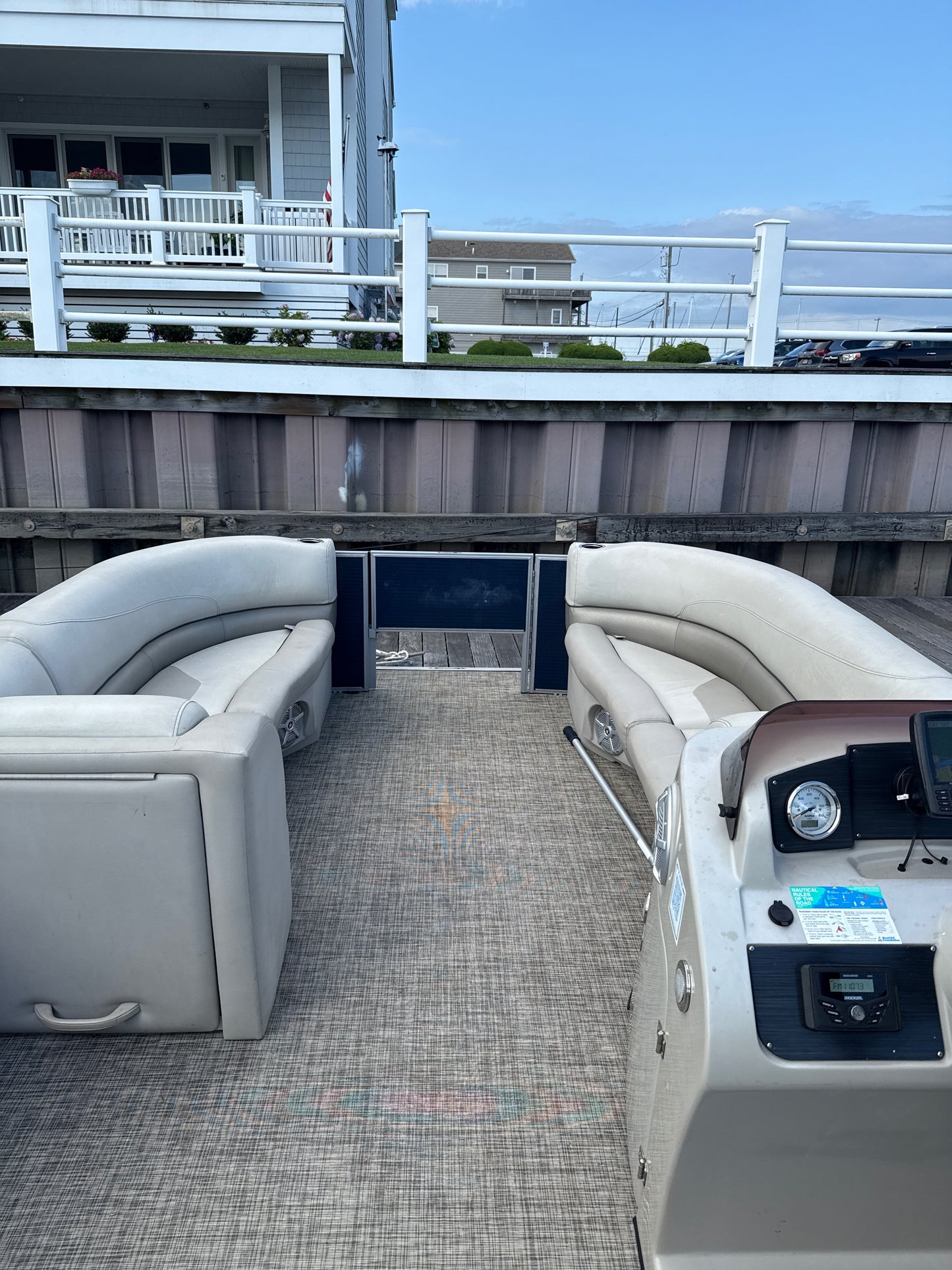 2023 Cypress Cay Seabreeze 232 Tritoon